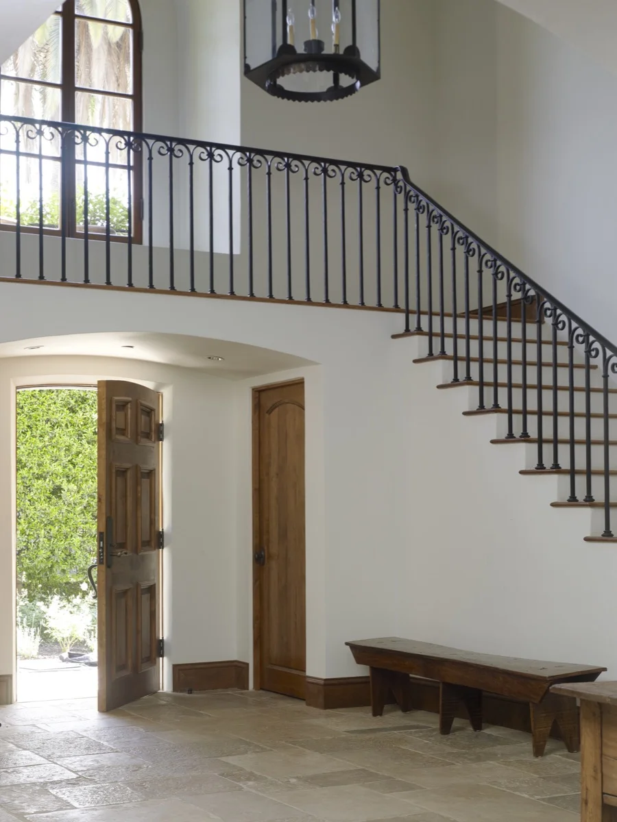 moreno_interior_entry_full.jpg