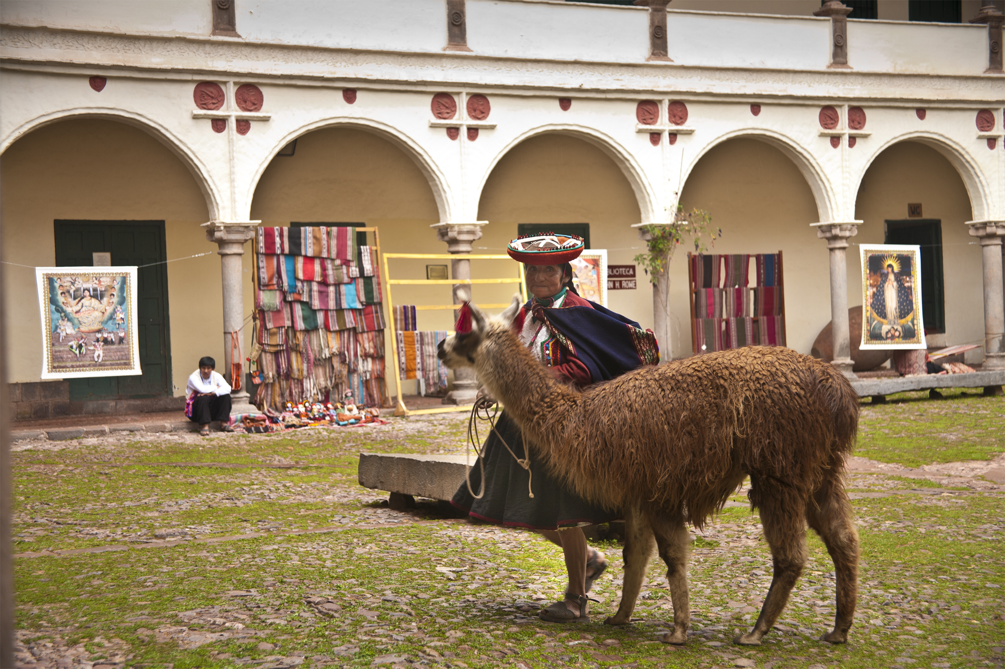 MuseoIncaPatioDia2.jpg