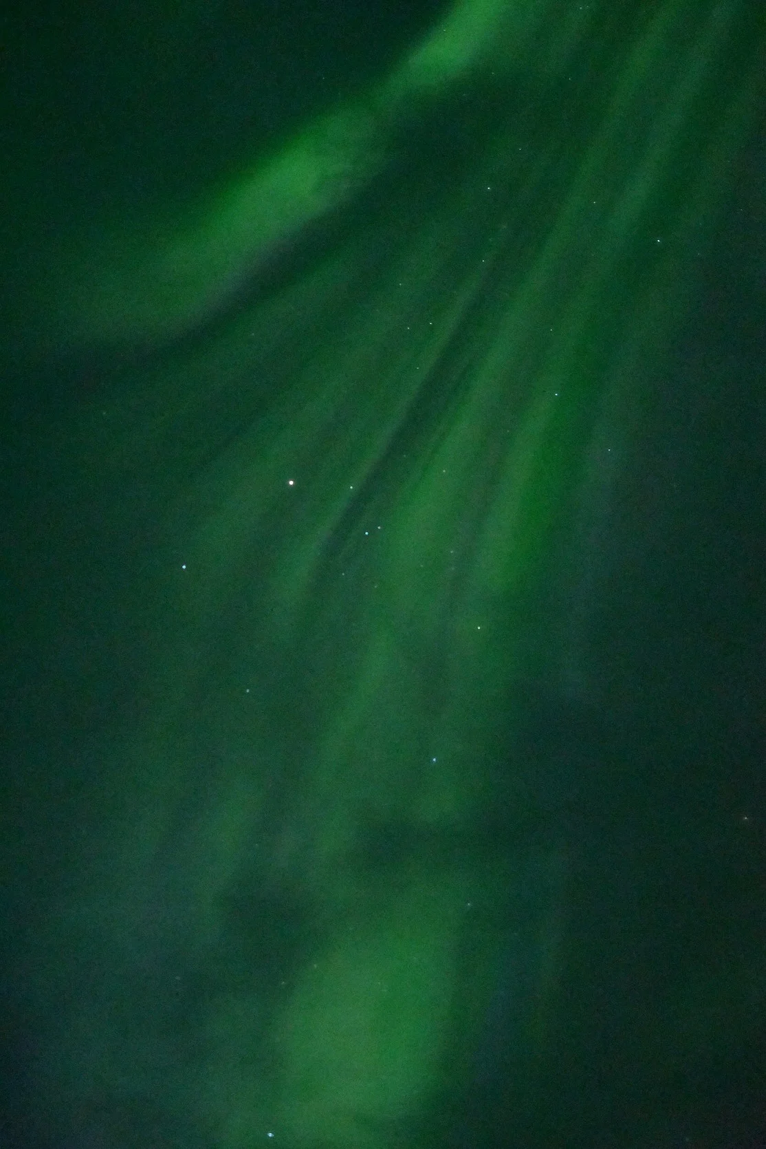 51 200 ISO. Hand-held photo of the northern lights. Amazing.