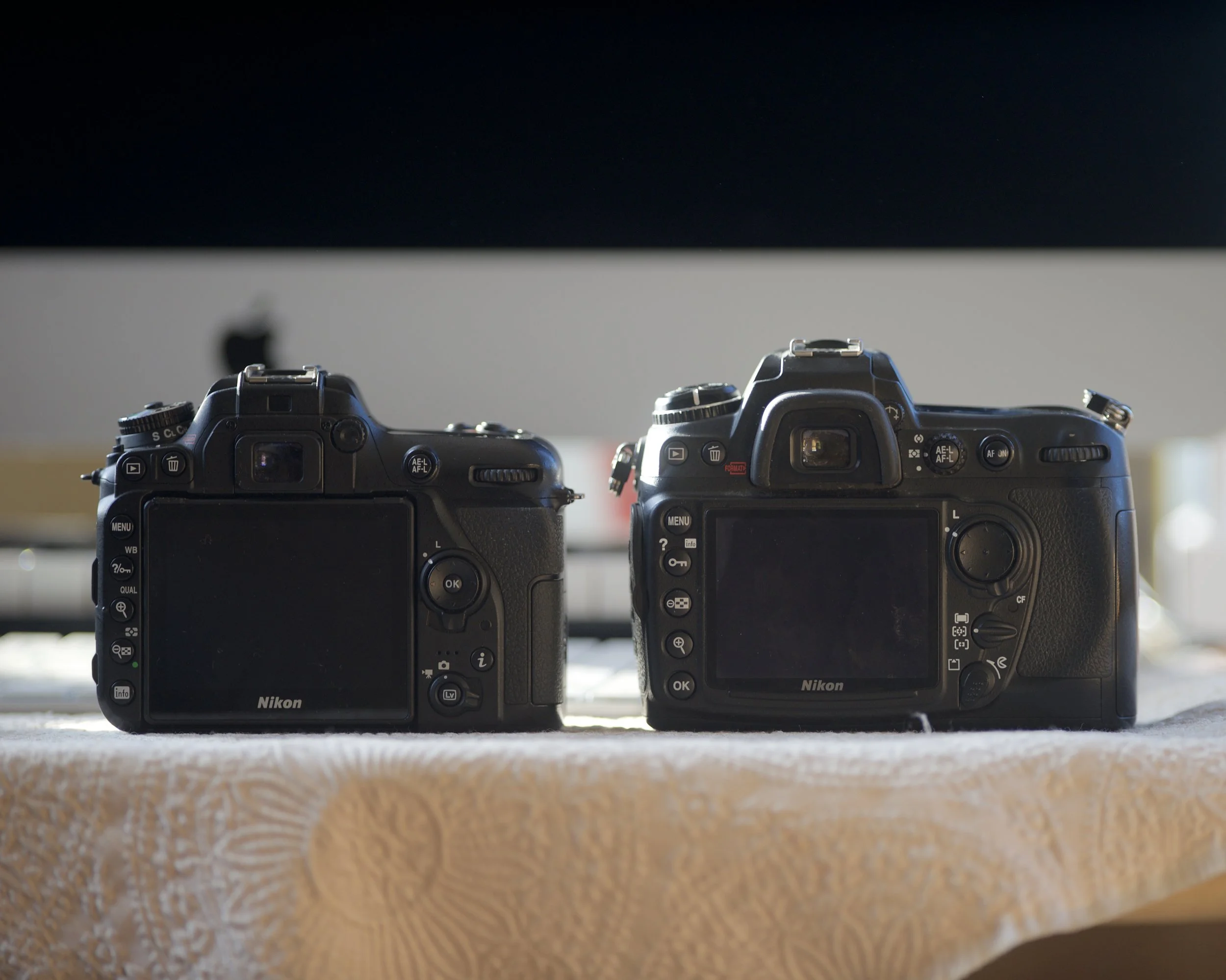 D7500 on the left and D300 on the right. The good old back design on the D300 is the absolute best, although the D7500 feels definitely snappier.