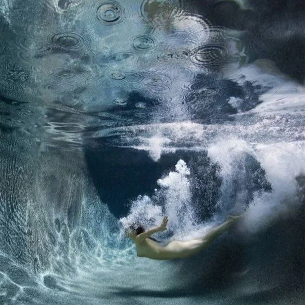 As you swim, you are washed of all the excrescences of so-called civilization, which includes the incapacity to be happy under any circumstances.
&mdash;Ana&iuml;s Nin

weightless, aqueous, happy for a moment
#blissDesigned #belight #float #swim #div