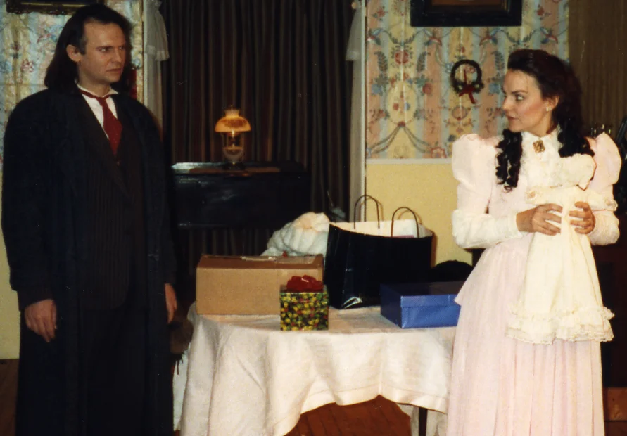 19_Dolls_House_02.jpg