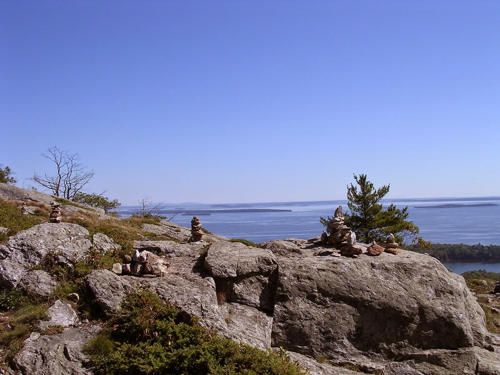 CLIMBING MT. BATTIE - CAMDEN HILLS STATE PARK - PENOBSCOT BAY
