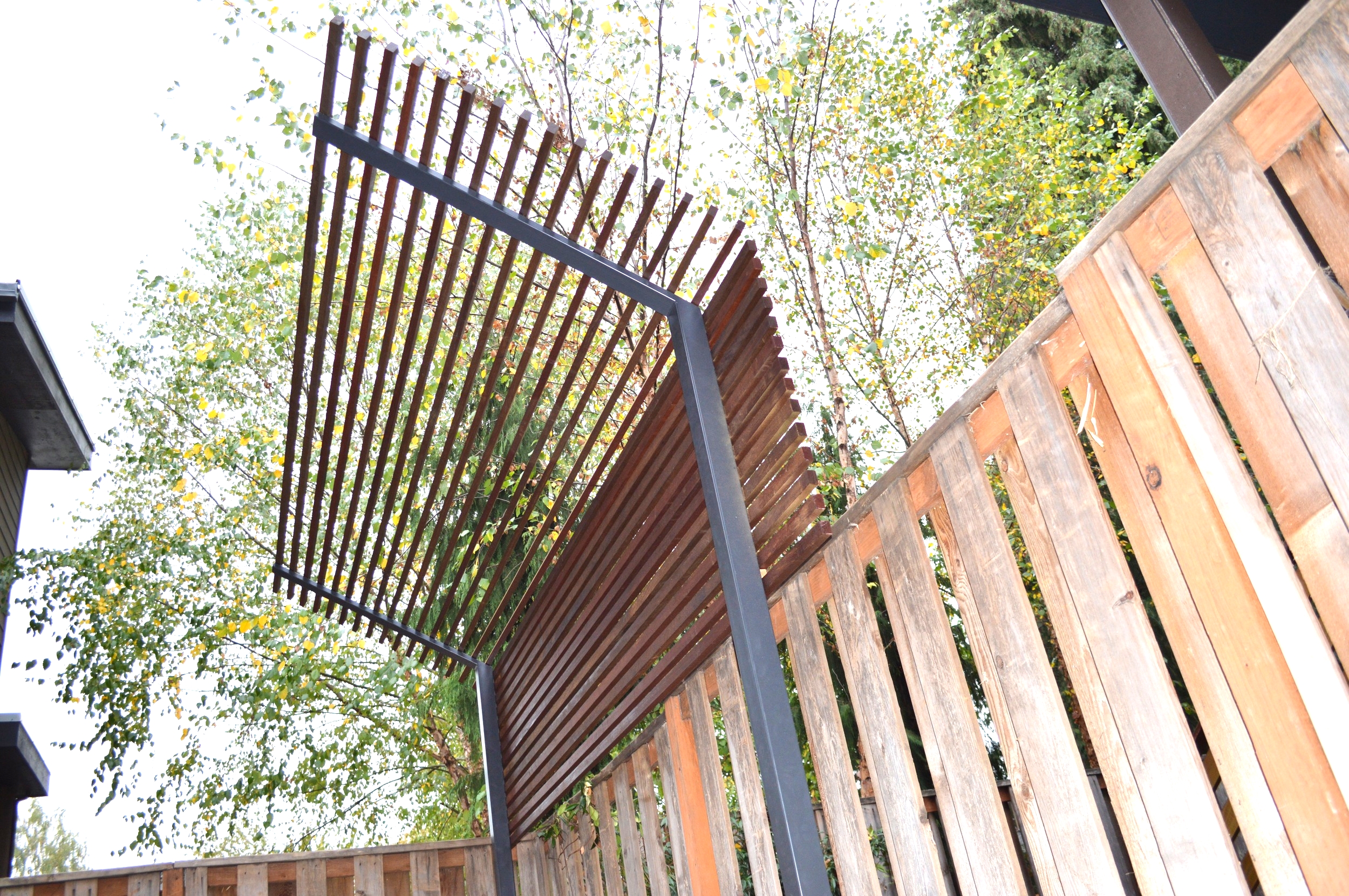 Custom Metal-Work / Cantilevered Screen