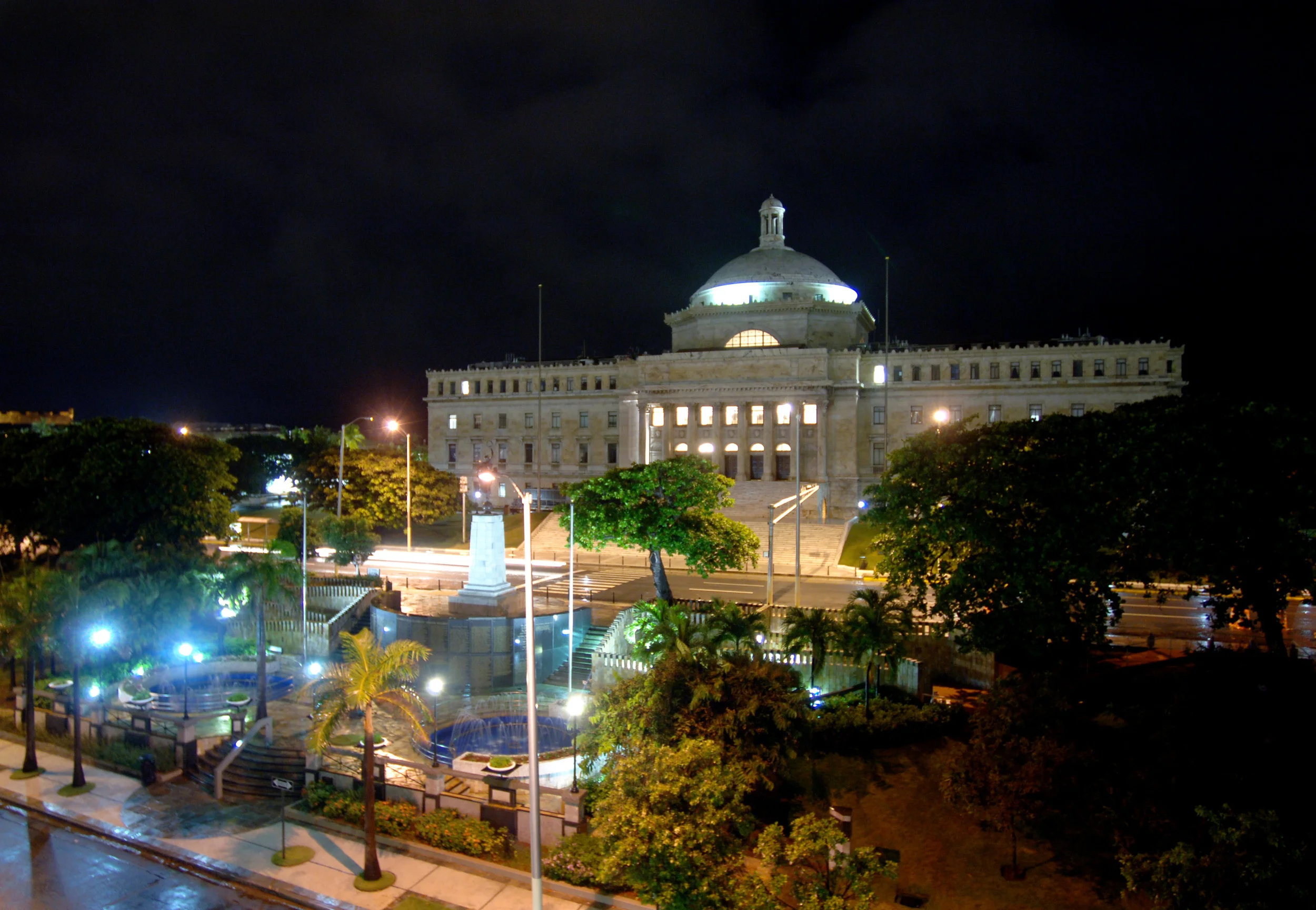 CAPITOLIO SUR NOCHE RETOCADO.jpg