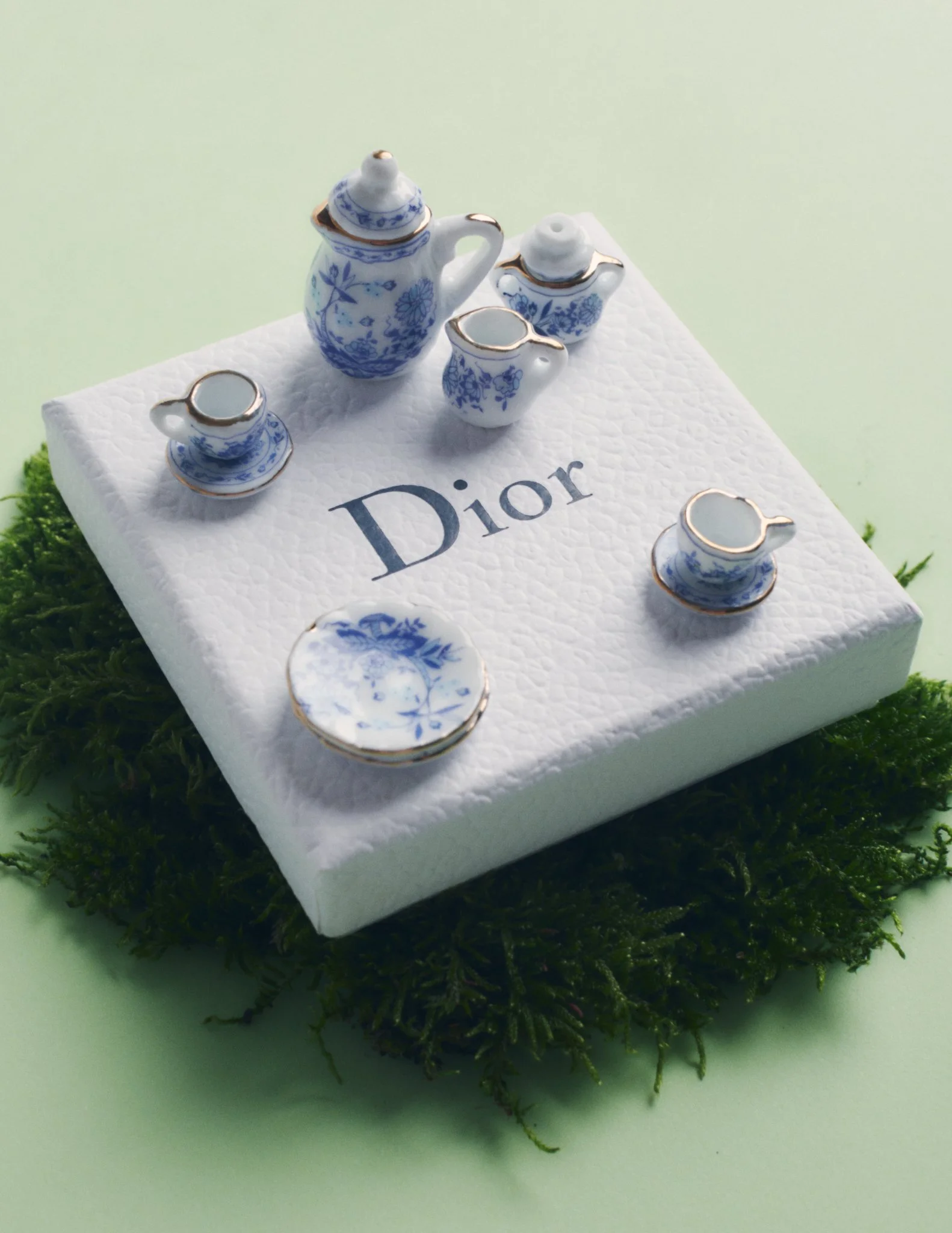 DIOR