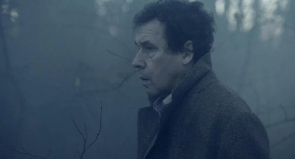 DRHILL(Stephen Rea)_LOST_IN_A_DARK_FOREST.jpg