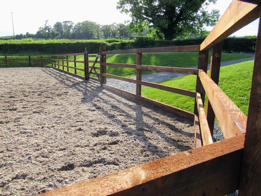 Equestrian fencing construction