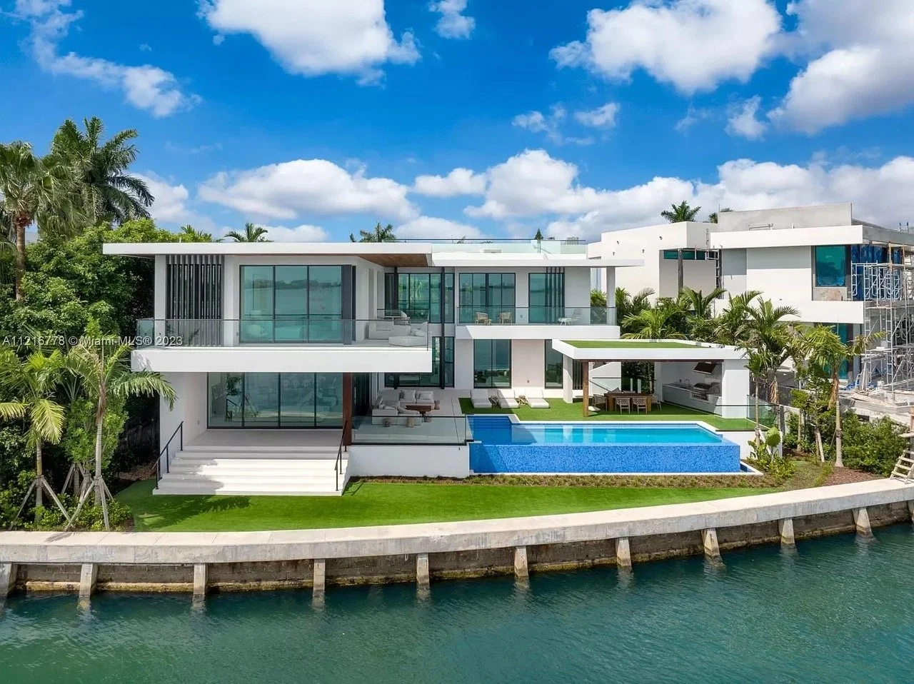 4318d424f31d650b2a4474f264bdf2b3-uncropped_scaled_within_1536_1152 Large.jpeg