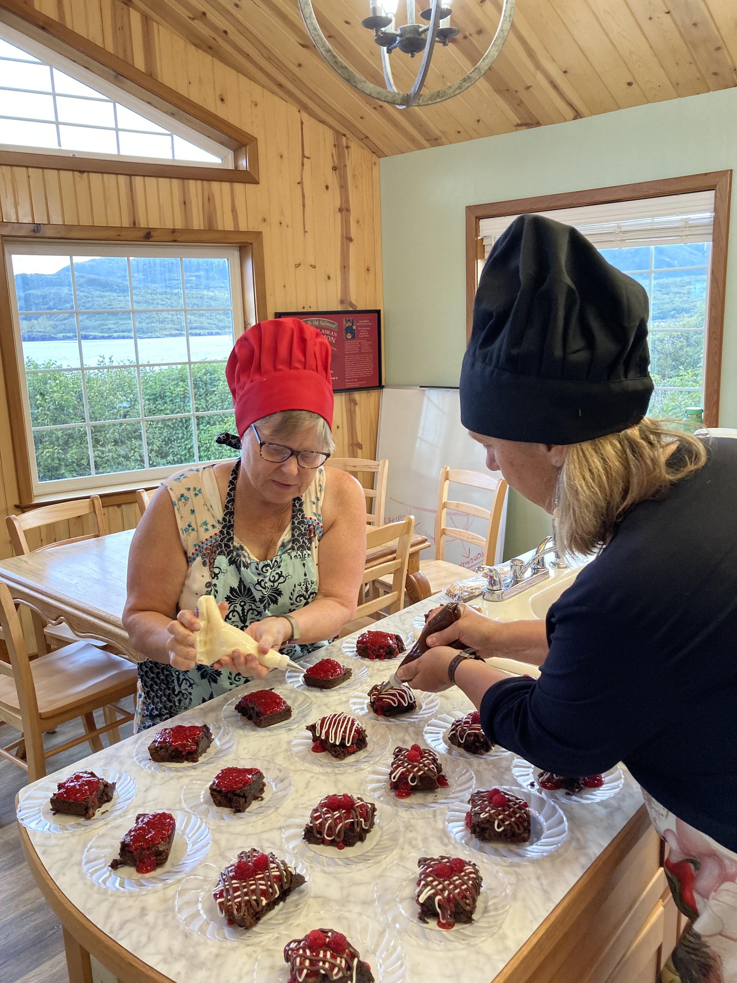 HIWW 2022 tammy+Jo piping dessert.jpg