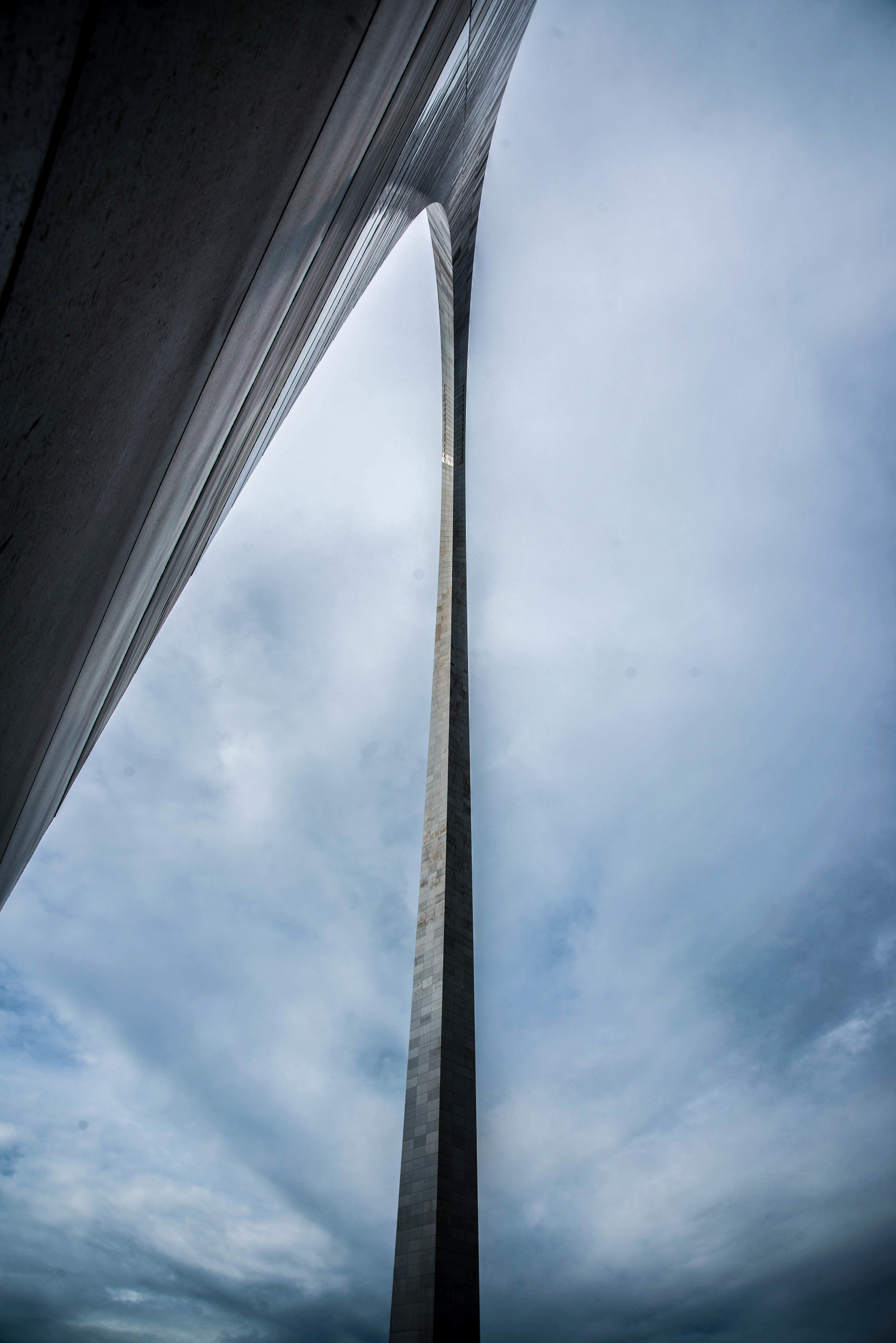 A long weekend spent in the area of St.Louis, Missouri not only allowed us to rest, but also see some great sights. And eat more barbecue. We had a notion of taking the elevator to the top of the St.Louis arch, but that was quickly put to rest when