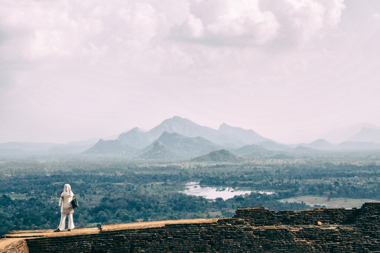 One of my first photos captured at Sigiriya, the Lion Rock.
I don’t really have a story behind this image but I think it speaks for itself. With a view like this to photograph one doesn’t need words.
Olympus OM-D E-M1 + 12-40mm f2.8