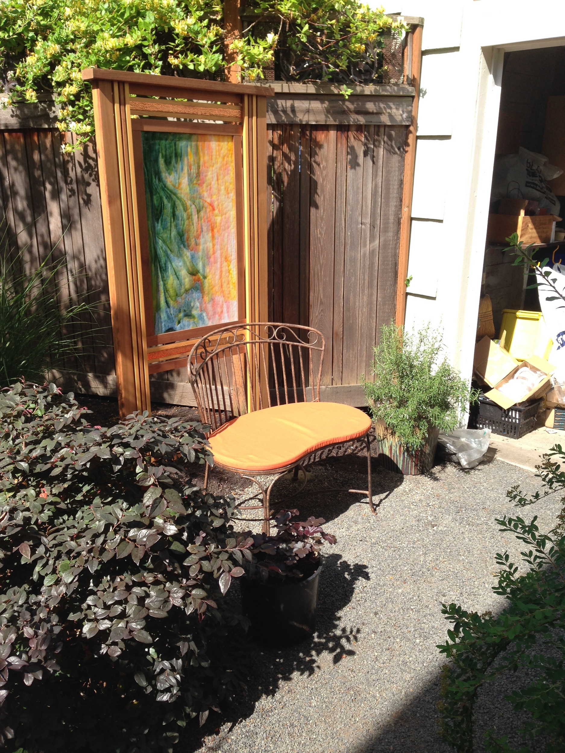 Location of art screen is good. Containers yet to be determined. There is still a hole at the right side of the bench.