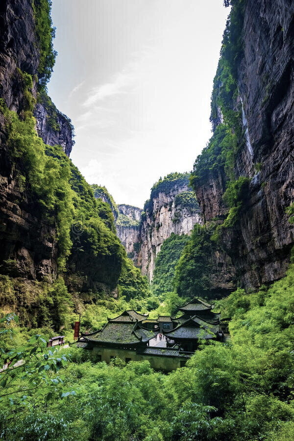 tienfu-penthouse-three-natural-bridges-wulong-karst-limestone-rock-formations-longshui-gorge-difeng-important-constituent-78964736.jpg