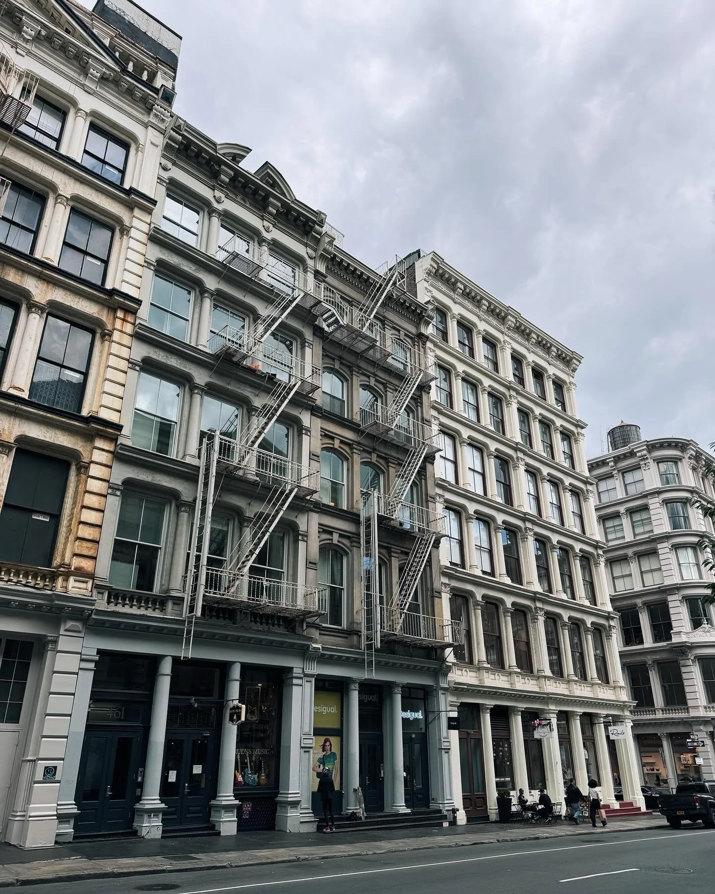 Street wisdom &amp; life advice. Moody city scapes &amp; an iconic bridge. 

You have such a stronghold on my heart, NYC. I&rsquo;ll gladly fall in love with you every summer forevermore.