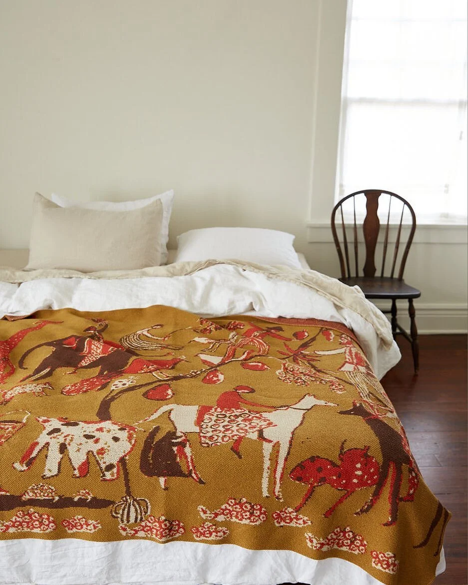 Love these warm colors, especially during fall. 

#jungleocreblanket
