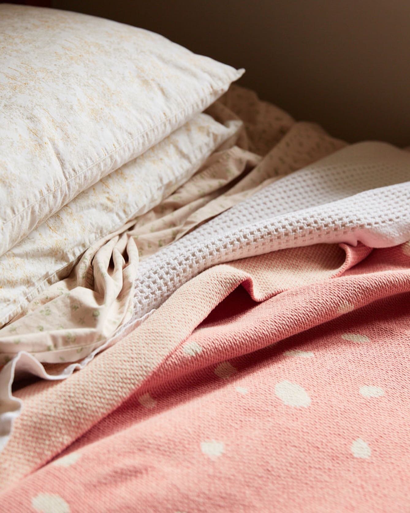 Sleep tight and sweet dreams, a bedtime wish for each night.

#dotpinkblanket