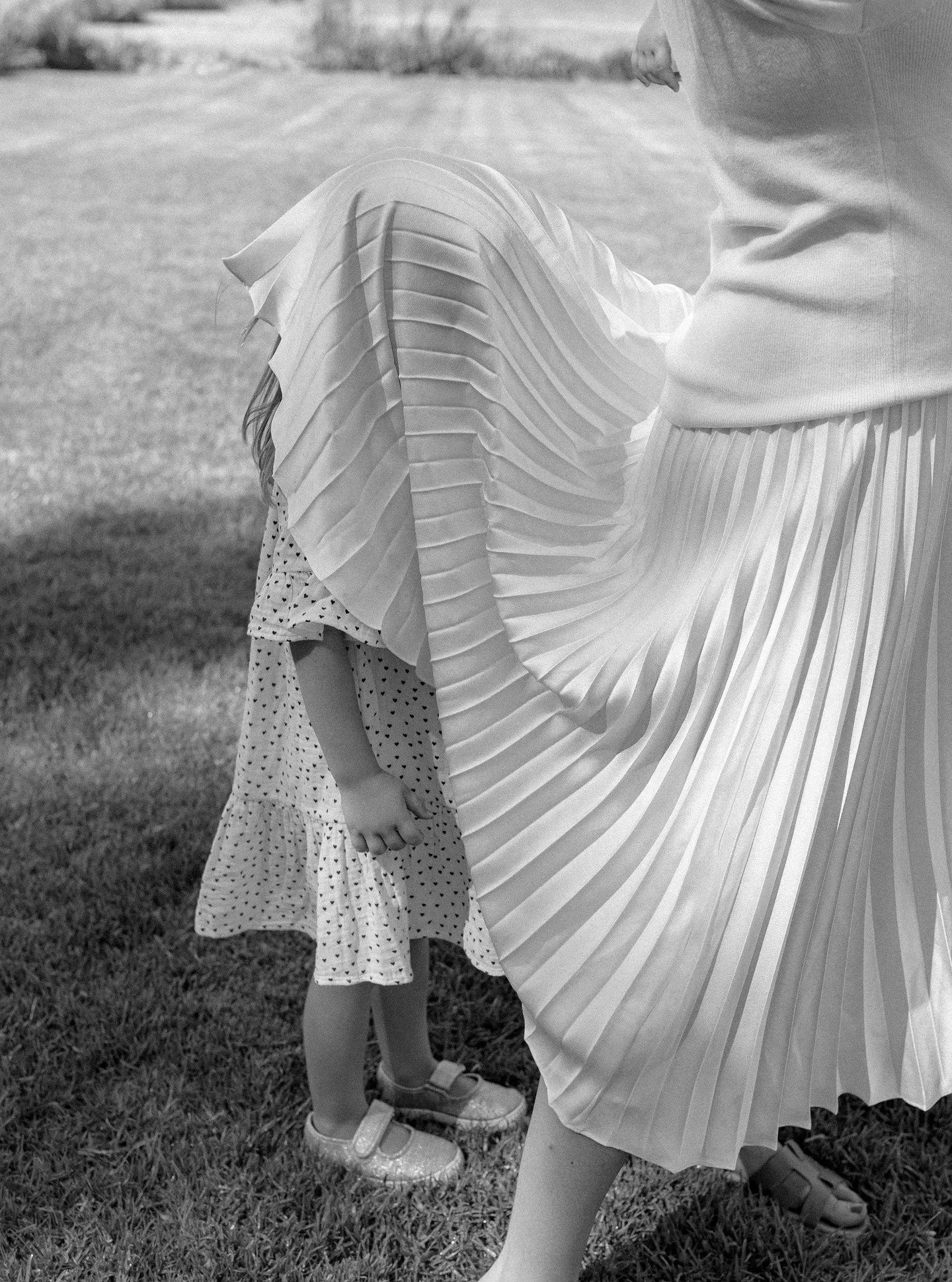 Peekaboo level : EXPERT 😂📷. Love me some good ol 'toddler logic' . The camera can still see you ! a wholesome morning spent with the Wikmark family x#CapetownPhotographer 
#CapetownPhotography 
#FamilyPhotographer
#FamilyPhotography 
#CapeTownLife