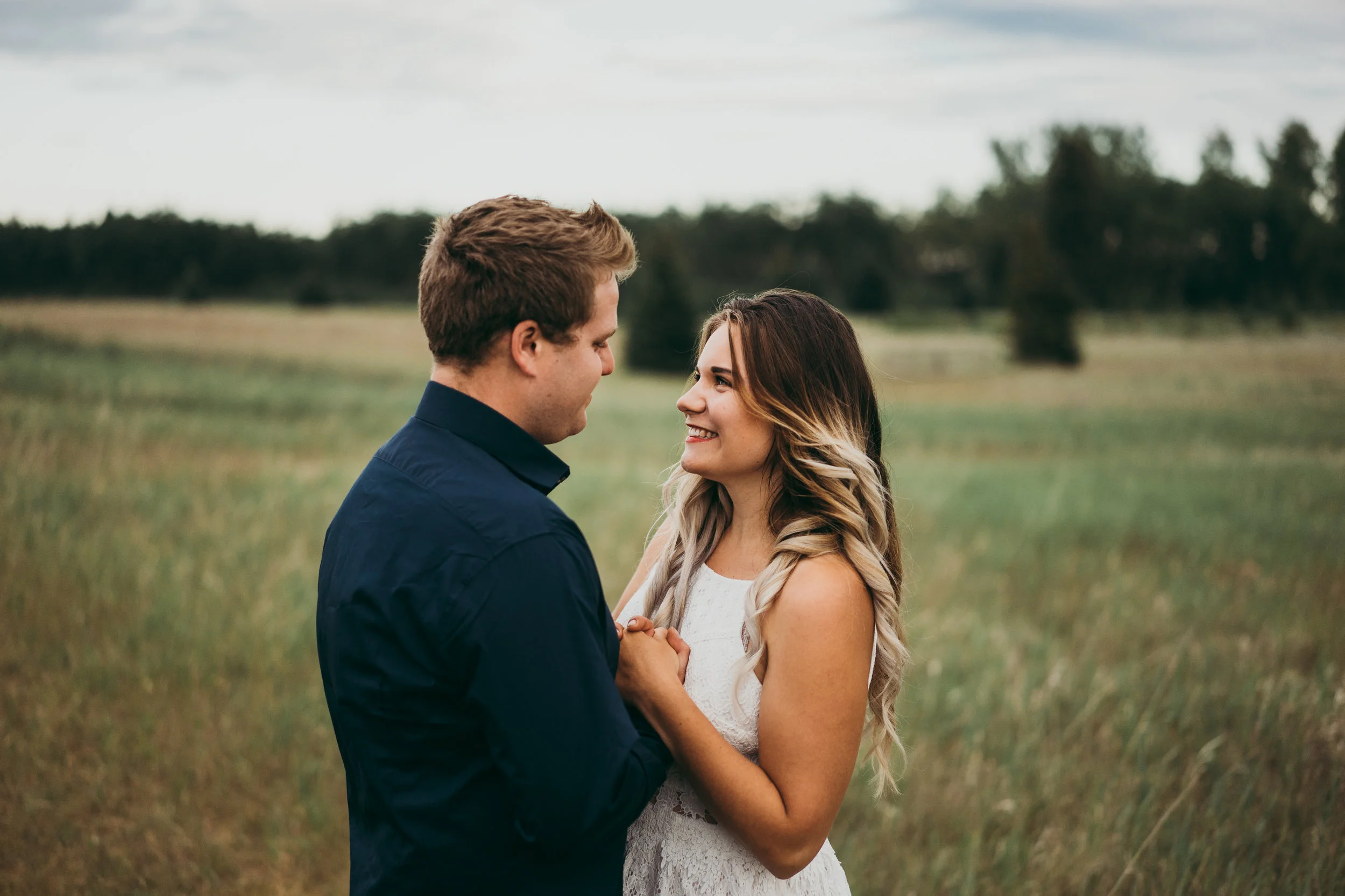 HaileyLeightonEngagementBirdsHillPark-0013.jpg