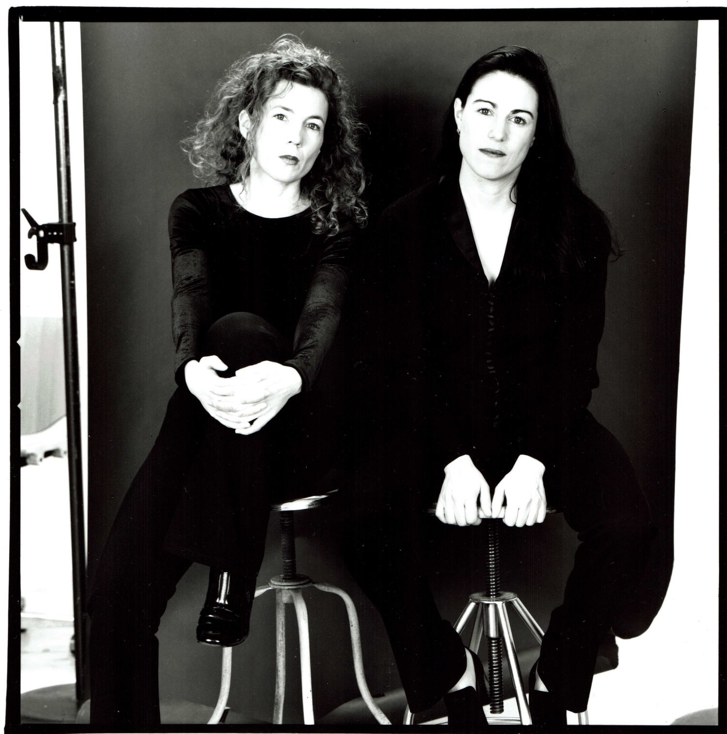 Jennifer Macdonald and Hillary Leone, 1996. Photo by: Arne Svenson.
