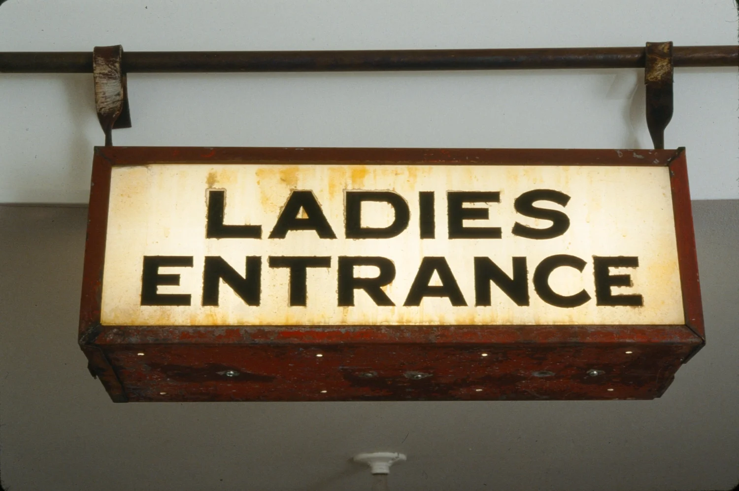 Ladies Entrance — Leone & Macdonald