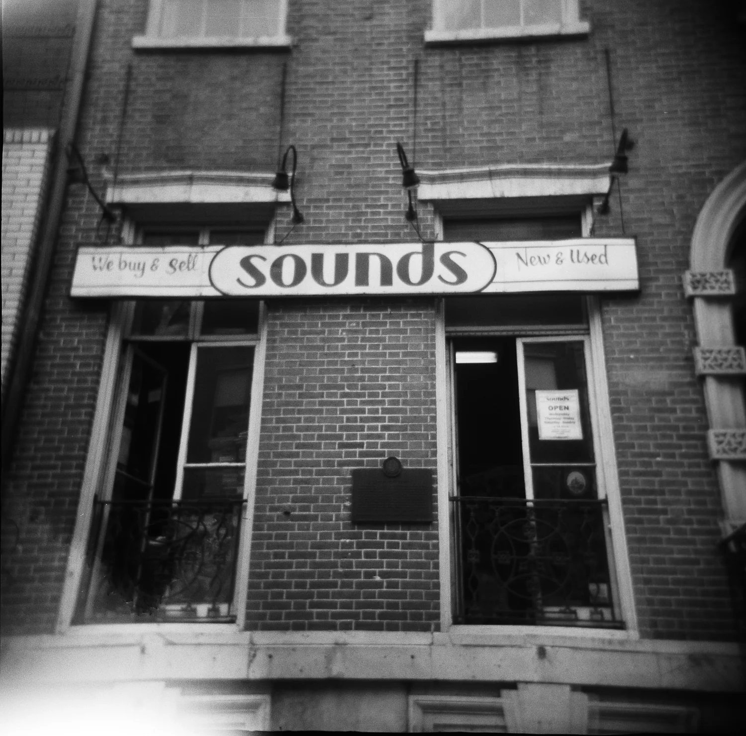 2010-07-02-006  holga tri-x 400.jpg