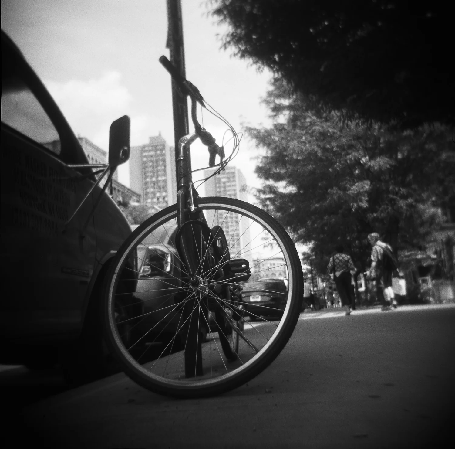 2010-07-02-039  holga tri-x 400.jpg