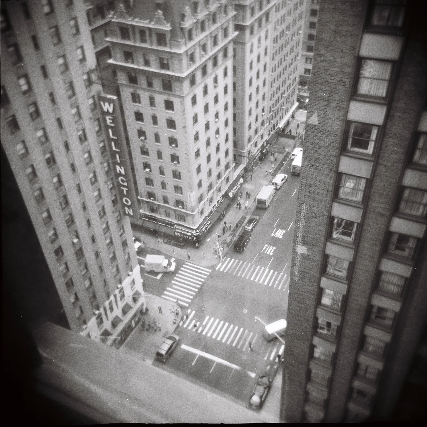 2011-10-26-057  holga.jpg