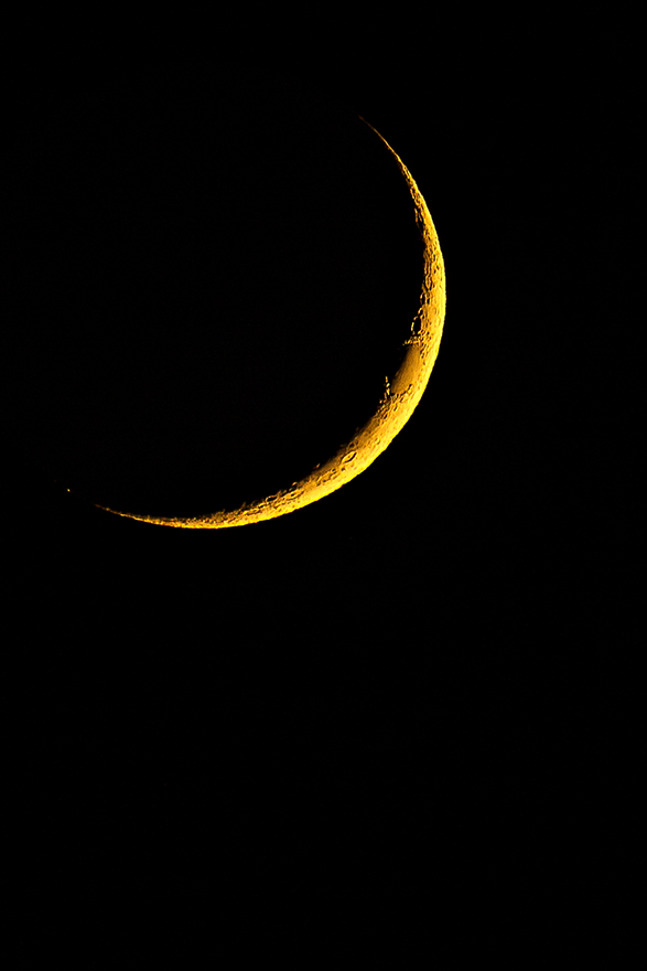 Moon-01.jpg