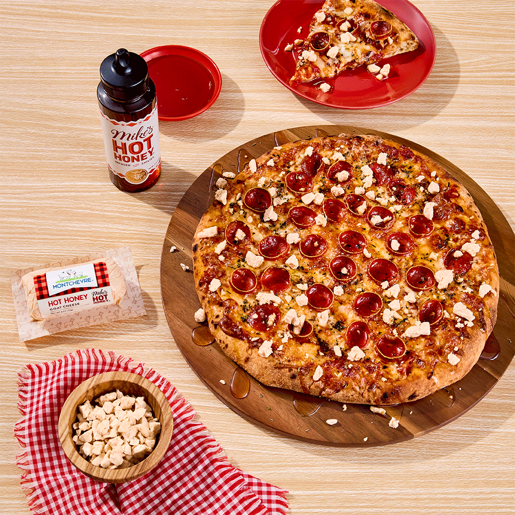 Saputo_Mikes Hot Honey_Pizza_LESLIE-GROW_GIF-LR.gif