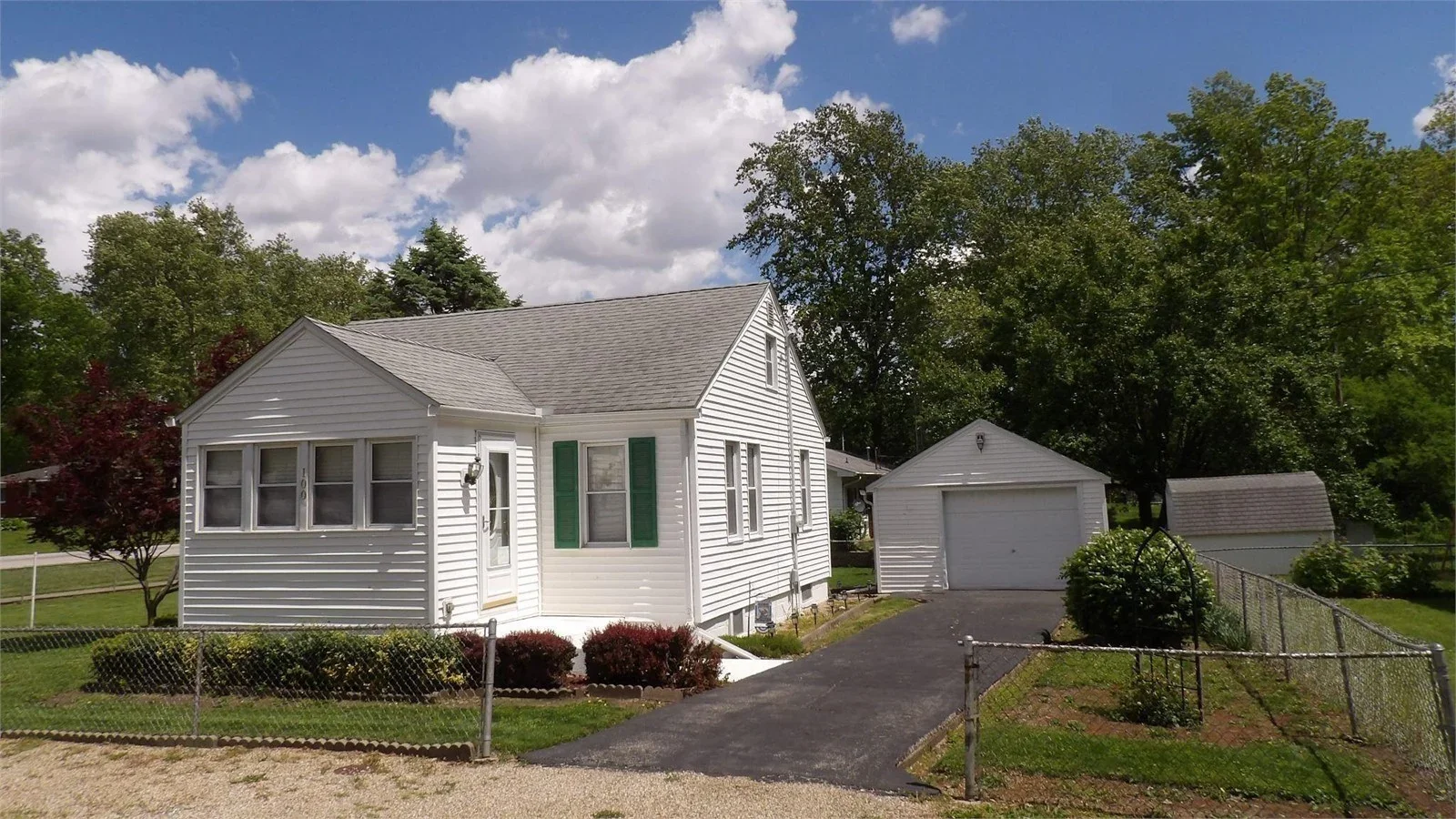 ONLINE-ONLY AUCTION!!! Irene Cravens Real Estate and Personal Property