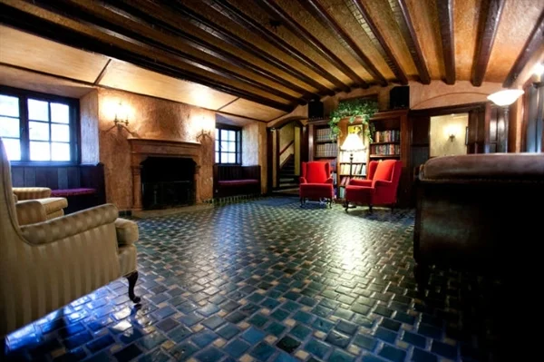 Explore Dresser Mansion Explore Dresser Mansion