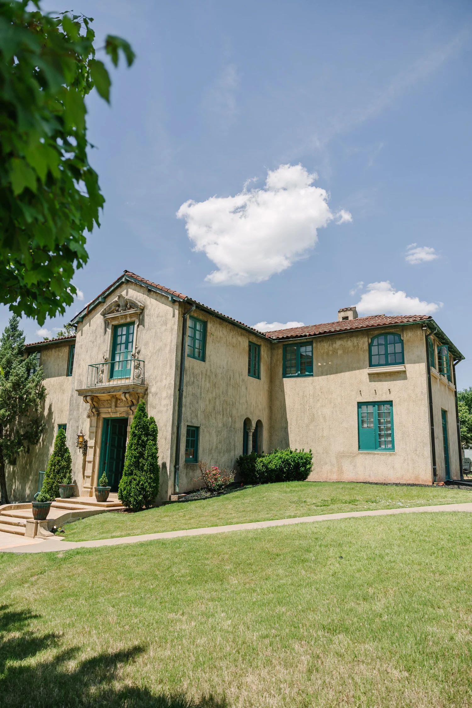Dresser Mansion
