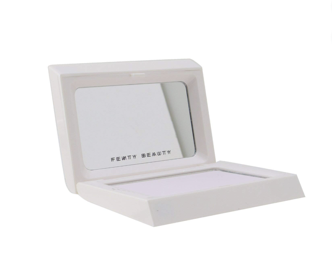 Fenty Beauty Invisimatte blotting powder for reducing shine and refreshing makeup.