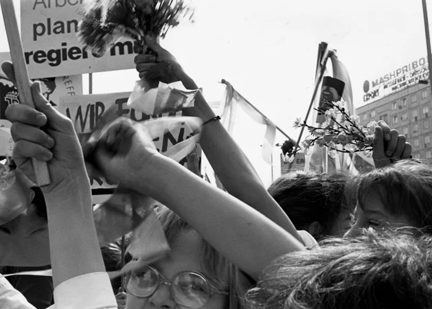 7_1st-of-May-Parade-East-Berlin_GDR.jpg
