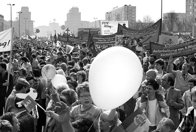11_1st-of-May-Parade-East-Berlin_GDR.jpg