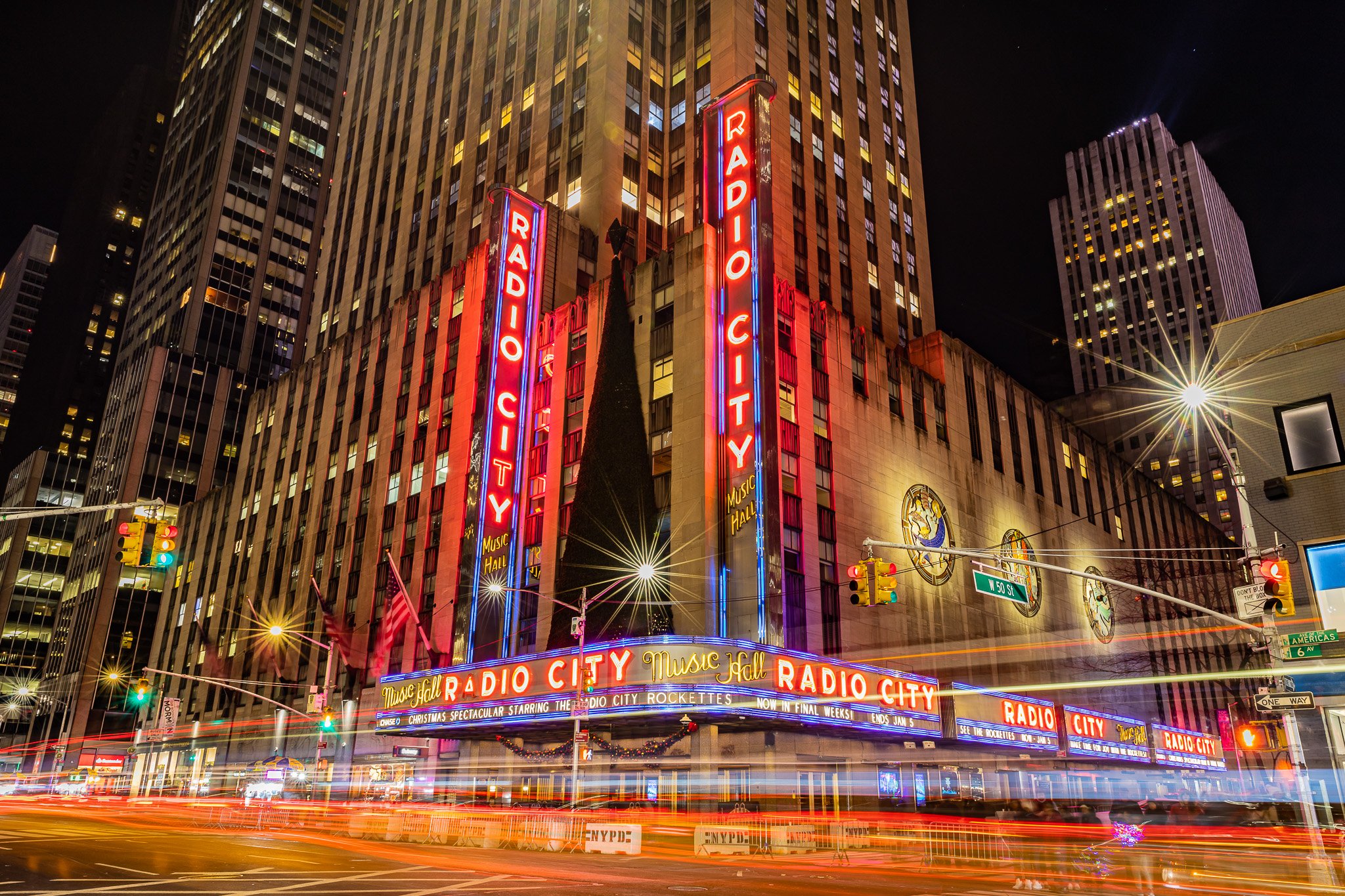 Cityscapes-NY-New York-Radio City Music Hall-New York (191225) 0006.jpg