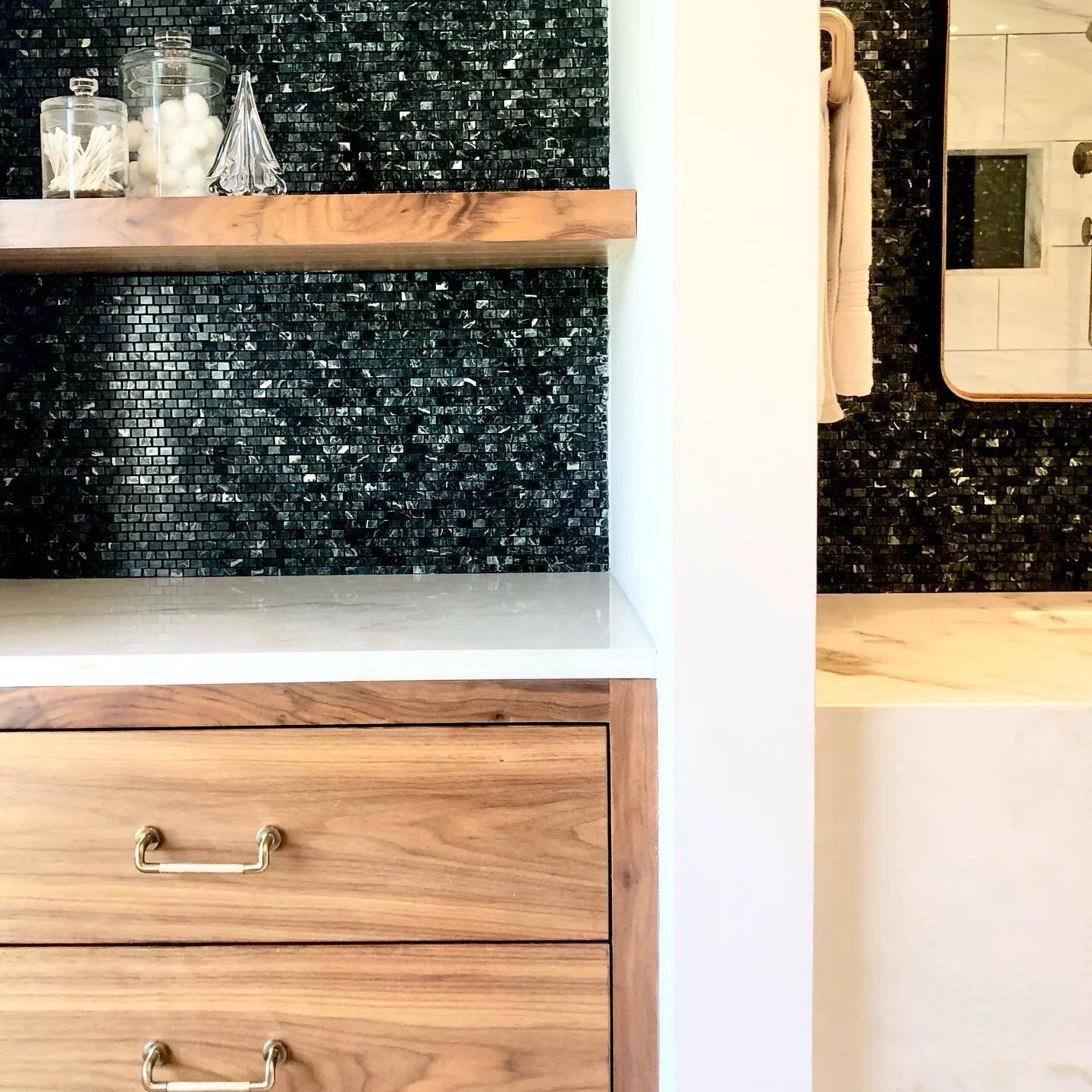 Bathroom Reno 🛁 - #mariochezdesign, #beforeandafter, #interiordesign, #designer, #bathroom, #bathroomrenovation, #interiordesigner, #renovationdesign, #exteriordesign, #bathroomsofinstagram, #interiordecor, #decor, #hamptons, #hamptonshome, #hampton