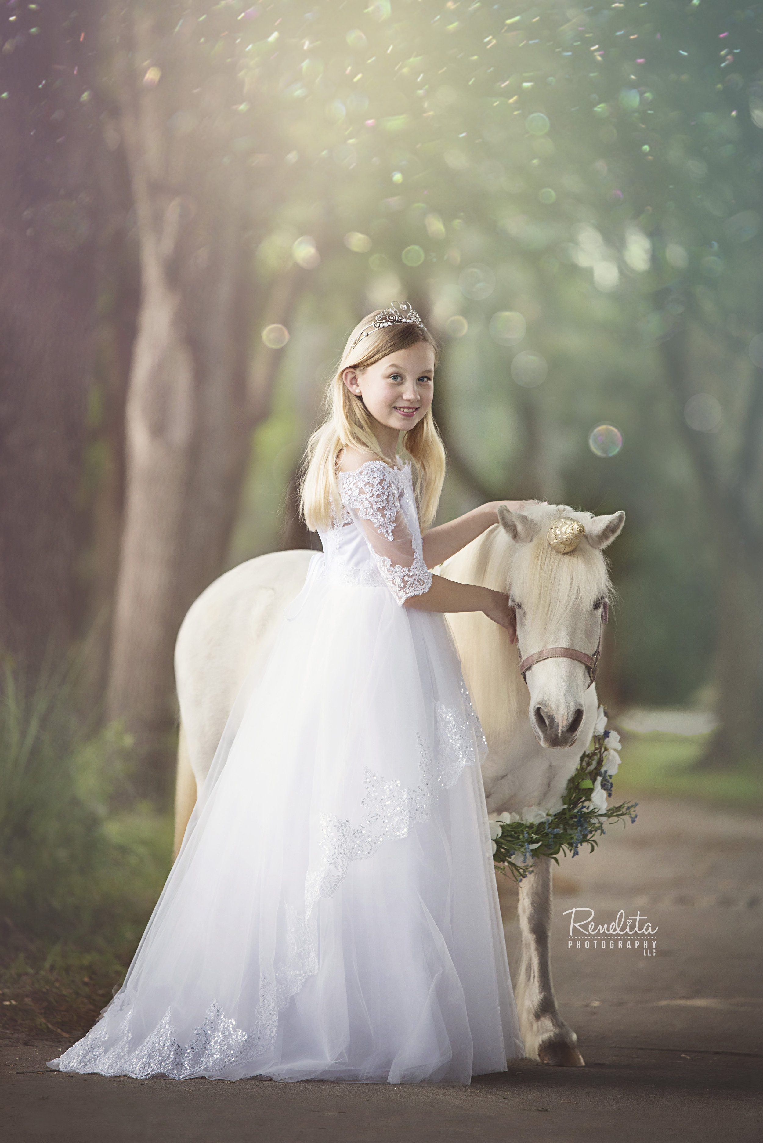 Davis_Unicorn_7_glitter_sml.jpg