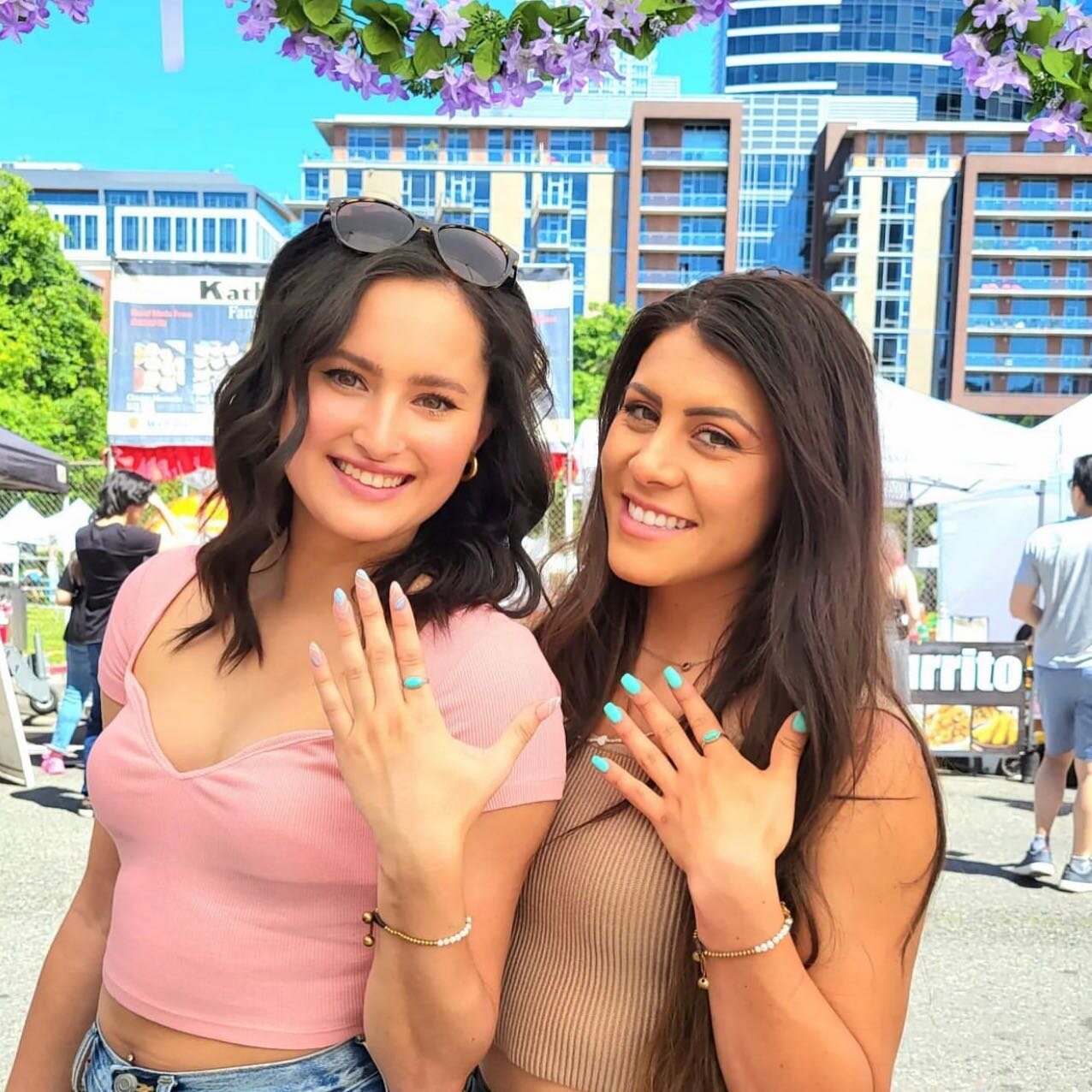 Loving all the smiles this past weekend in @southlakeunion on a hot day! Appreciate all the attendees who joined us curbside! See you all Saturday! 📸: @saktijewelry #southlakeunion #slusaturdaymarket #retailtherapy #popupshop #seattlefoodie #seattle