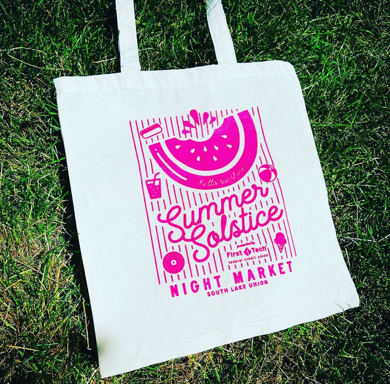 Got plans tomorrow? Pop by the @slusaturdaymarket 11-4pm and spend $25 or more to receive a complimentary market tote courtesy of @firsttechfed for the upcoming Summer Solstice Night Market happening in @southlakeunion on July 16th by @seattlenightma