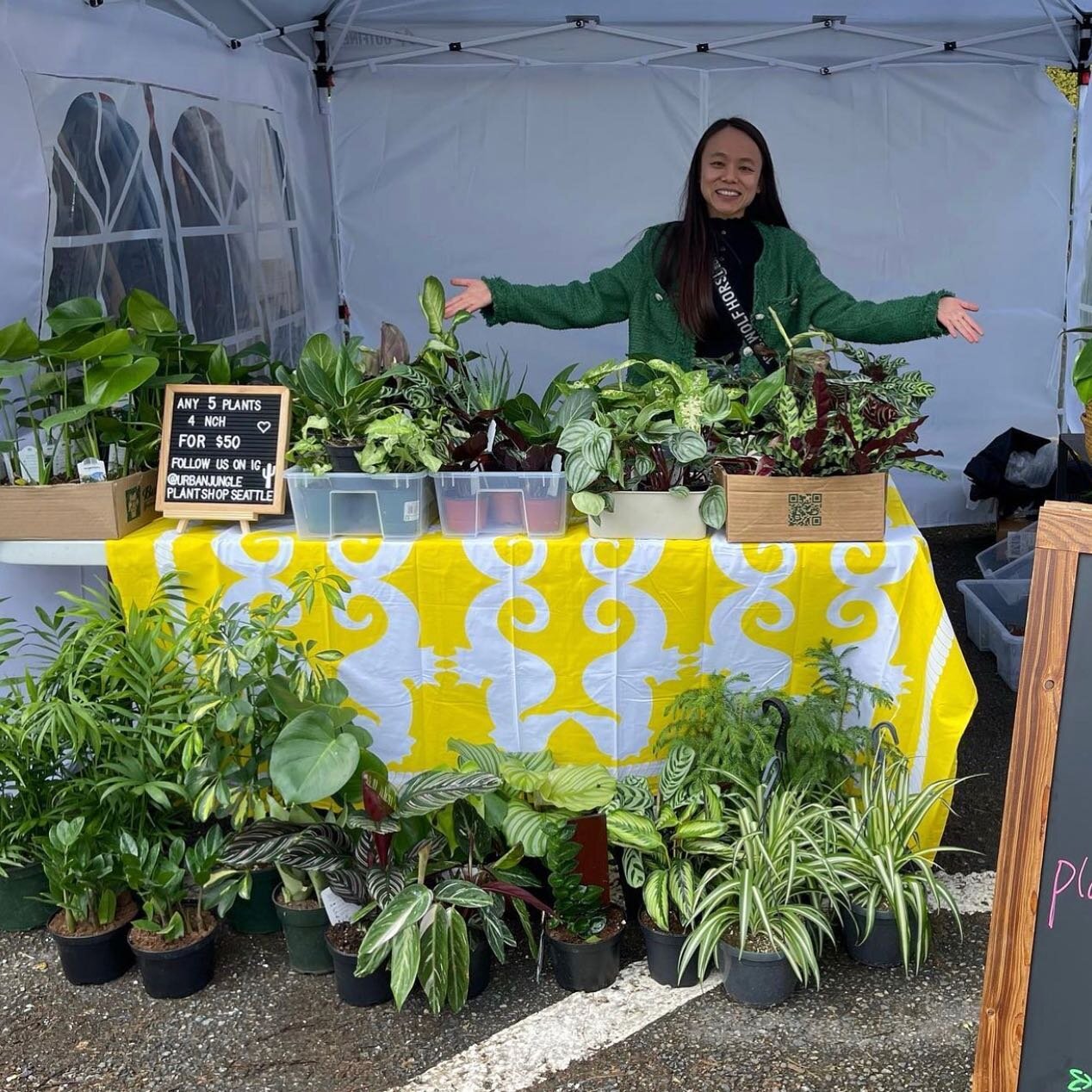 Our friends at @urbanjungleplantshopseattle is back curbside today! Swing by and pick up a few new 🌵🪴🌳 roommates today at the @slusaturdaymarket ! See ya 11-4pm! #southlakeunion #seattle #seattleplants #slusaturdaymarket #seattlemade #makersmarket