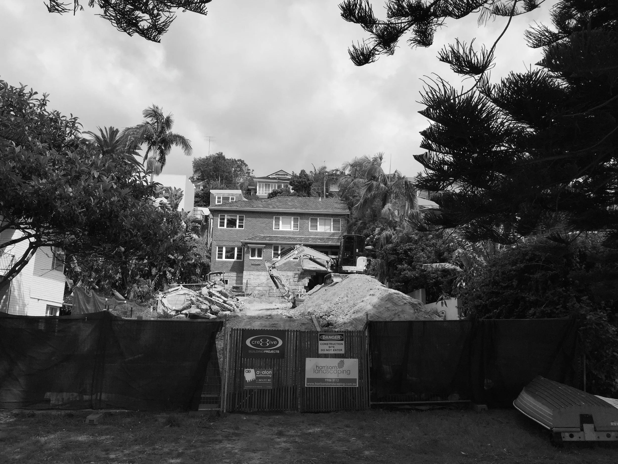 Balgowlah Heights This has been an extensive alteration to an existing 1920’s house and site. Fronting Sydney Harbour and connecting directly to an ocean pool and beach, the brief was to maximize outdoor living and create large flat lawn areas and terraces connecting the existing house to the foreshore and beach reserve. The existing basement and undercroft has been converted to a garden retreat, steam room and children’s play room. Care has been taken to preserve the original sandstone basement walls; in the wine cellar, where new construction has been necessary, the work has been differentiated by change of materials - original sandstock convict bricks. Upper levels have been retained and refurbished, configured in a series of intimate rooms with uninterrupted views to Sydney Harbour and Manly village. The house has gained an additional floor of lightweight construction with copper cladding to house a master retreat with dressing room, ensuite, library and study.
