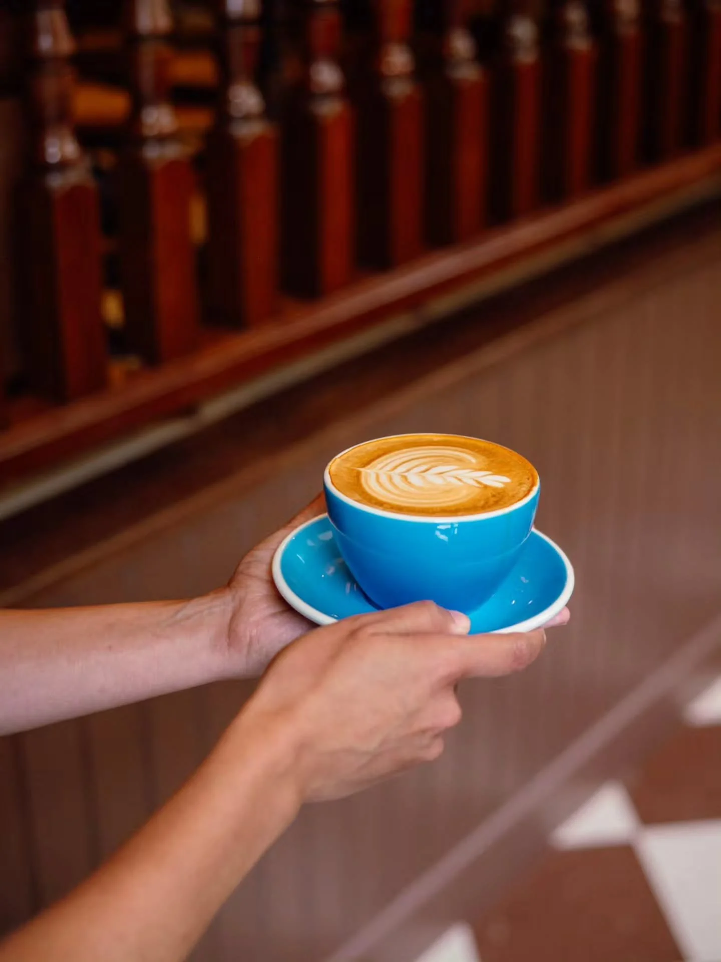 Being handed a coffee feels like a pretty good way to end the long weekend. Open regular hours this Labour Day Monday.

📷: @calummolitordyer