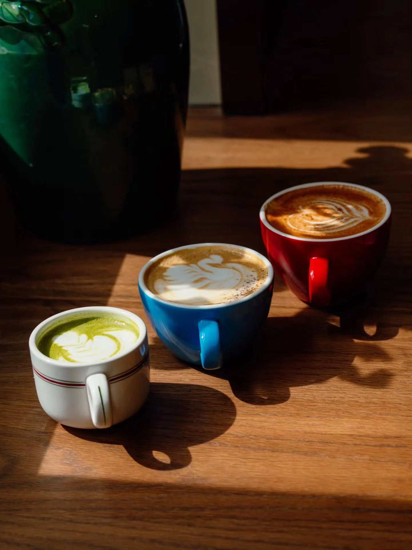 Fall drinks are here. Matcha, Apple Crumble Chai, and Pumpkin Spice, available now. 🍂

📷: @calummolitordyer
