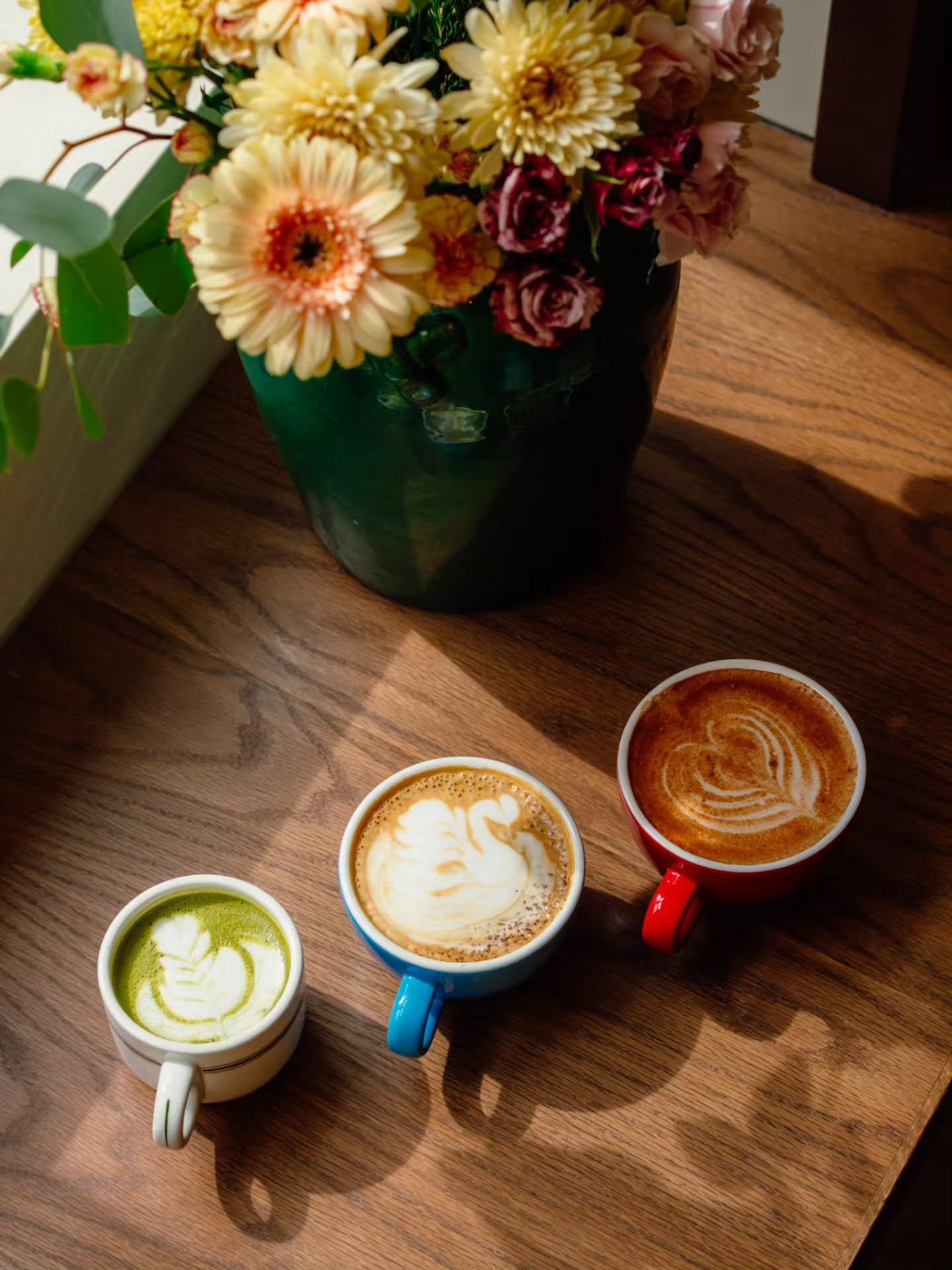 Open regular hours Thanksgiving Weekend, including Monday. ☕️🍂

📷: @calummolitordyer