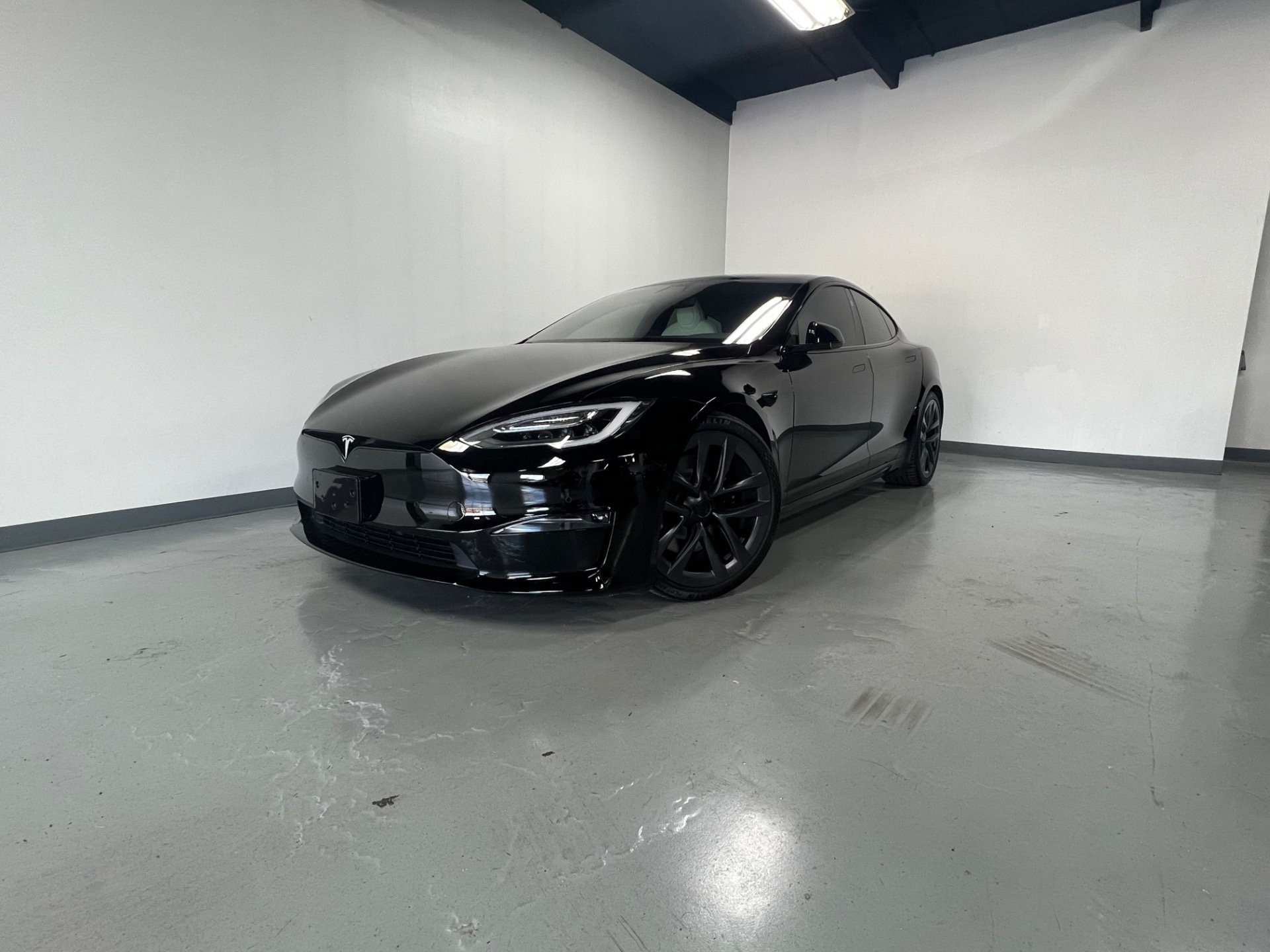 Used-2022-Tesla-Model-S-PLAID-4DR-AWD-Plaid-1654281120.jpg