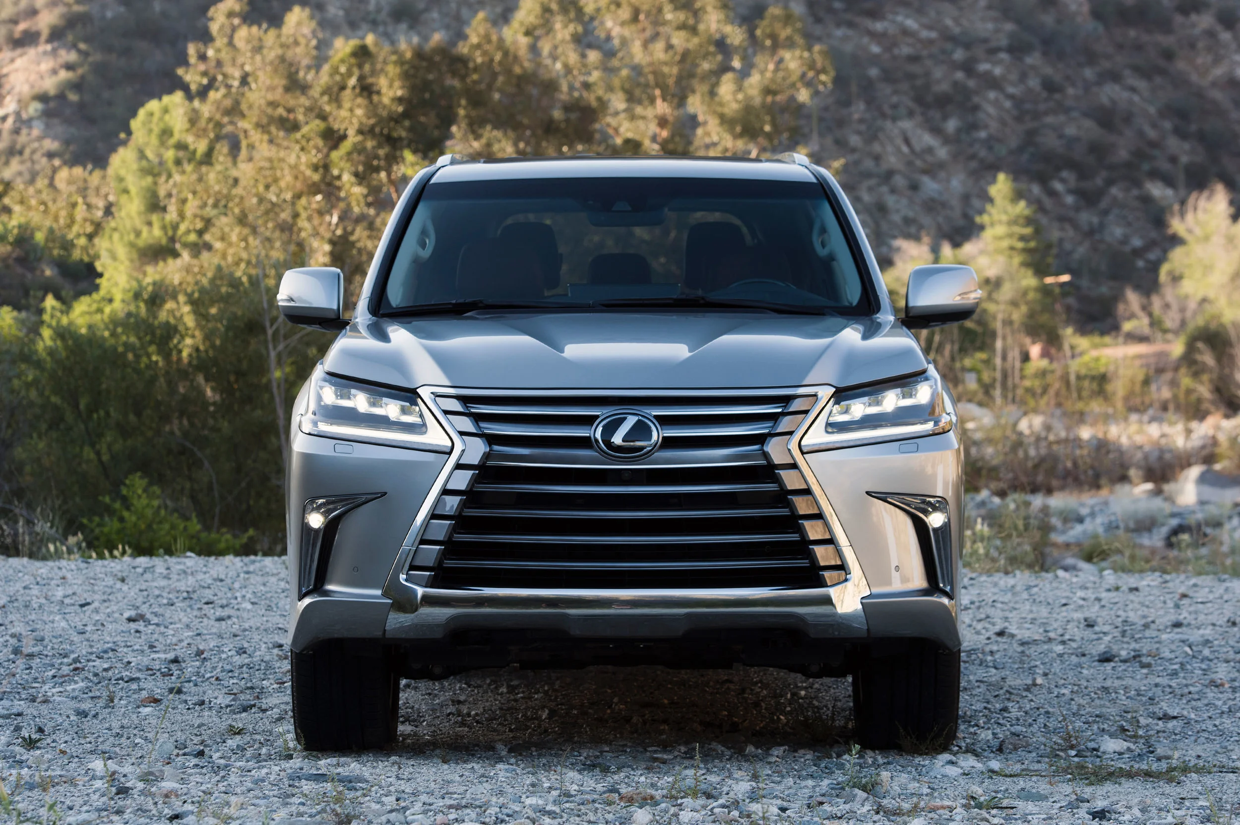2016_Lexus_LX_570_003_A1AFDFA3C70562A19ECB441A18879B8989D625BF.jpg