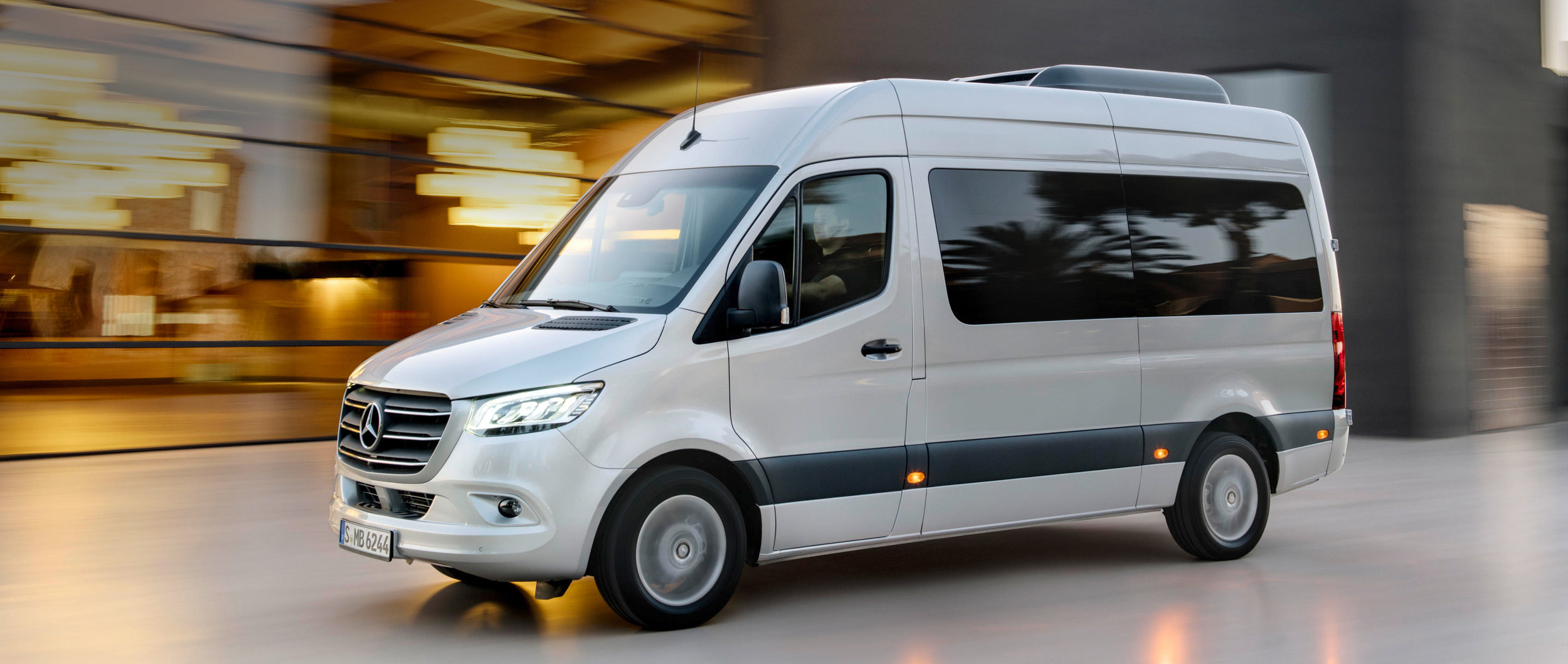 01-mercedes-benz-new-sprinter-generation-3400x1440-1.jpg