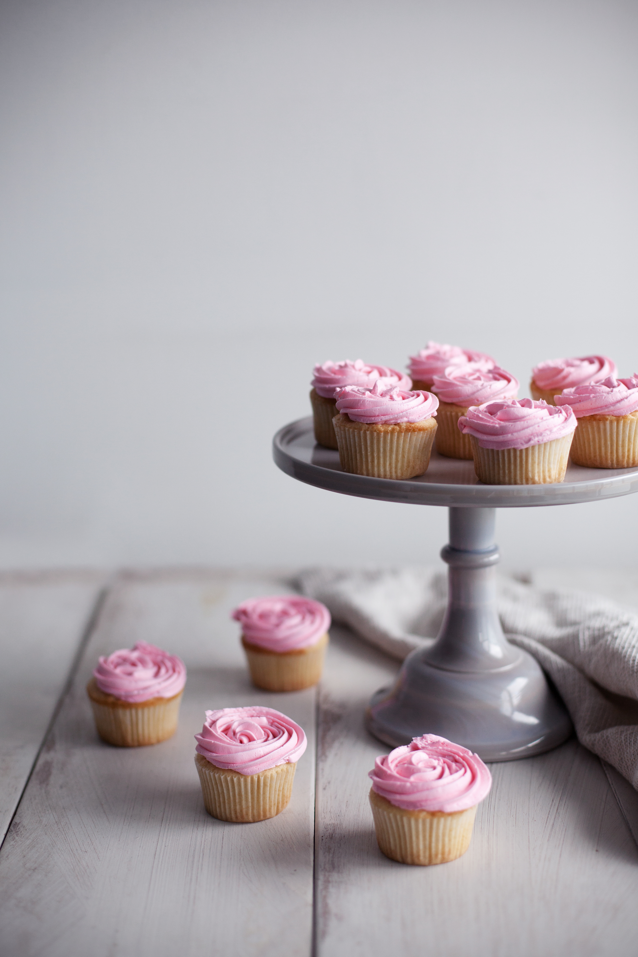 rose cupcakes v.jpg